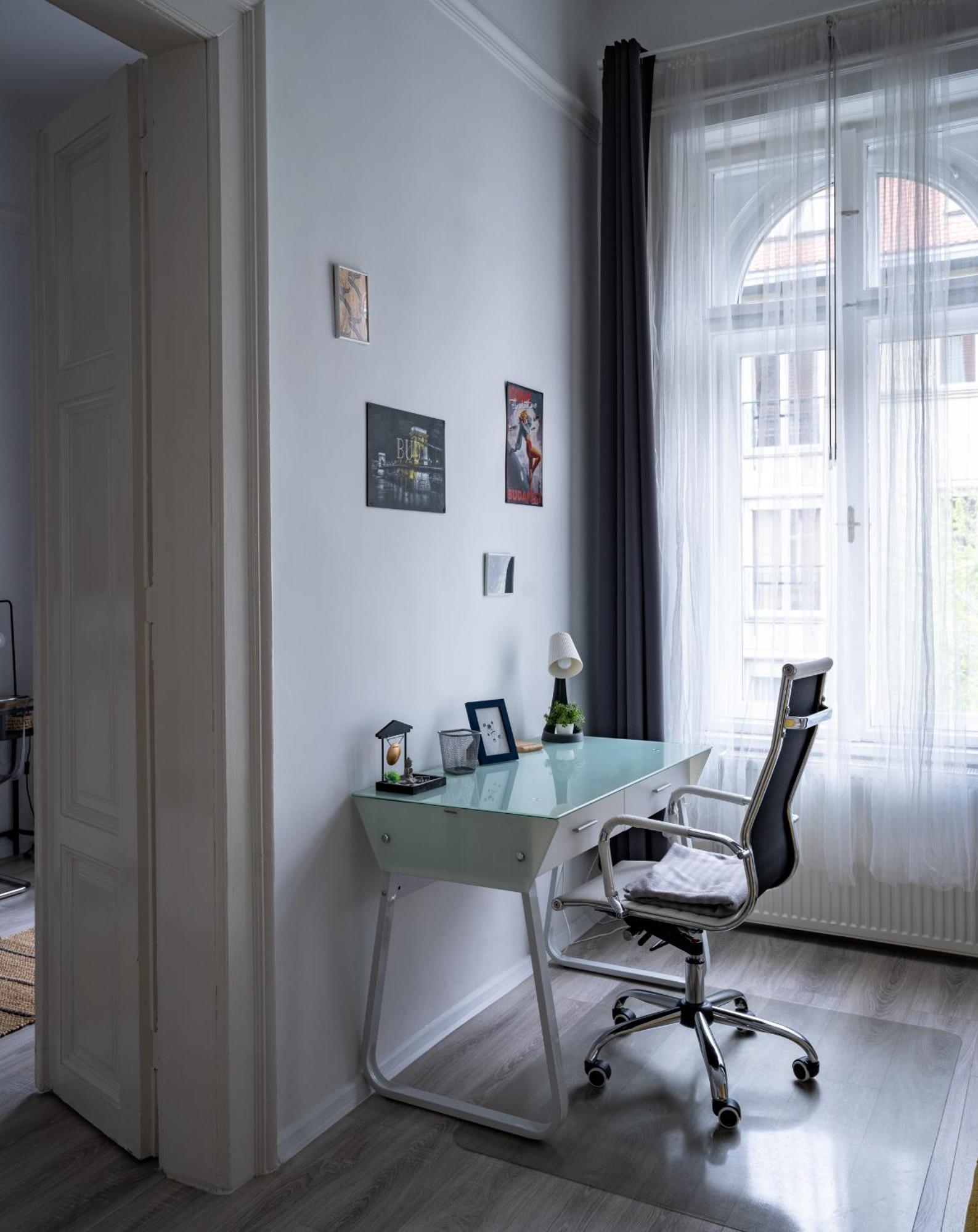 Perfect Location,Newly Decorated Modern, Large Place 60 M2, Really Quiet So You Can Have A Good Night Sleep, Ac, Netflix, Smart Tv, High-Speed Internet, World Famous New York Cafe Only 10 Minutes Walk Budapešť Exteriér fotografie