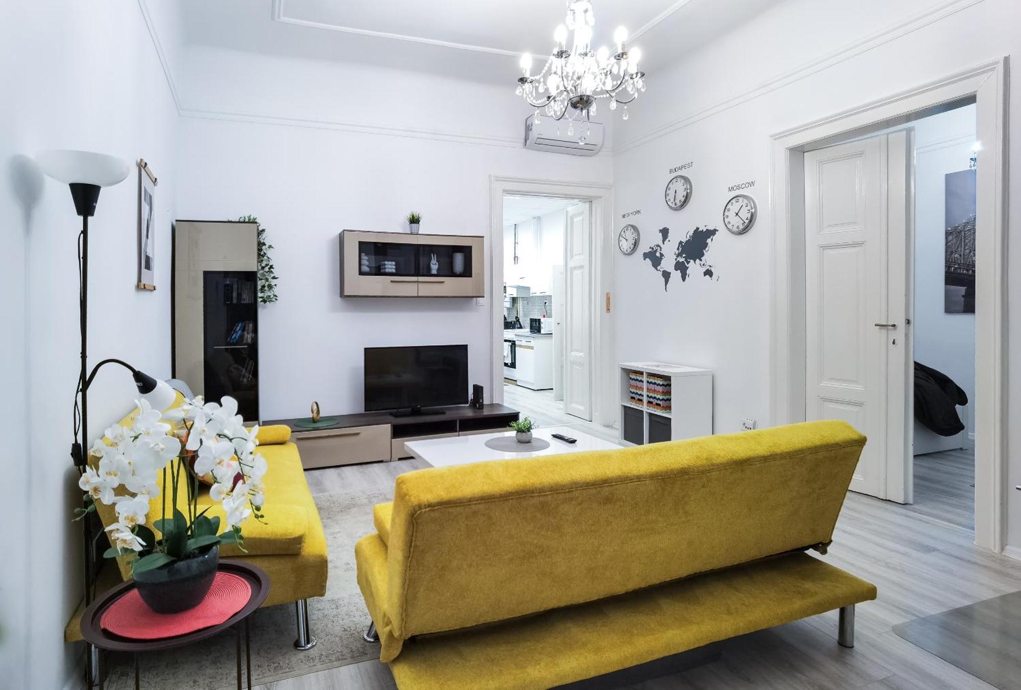 Perfect Location,Newly Decorated Modern, Large Place 60 M2, Really Quiet So You Can Have A Good Night Sleep, Ac, Netflix, Smart Tv, High-Speed Internet, World Famous New York Cafe Only 10 Minutes Walk Budapešť Exteriér fotografie
