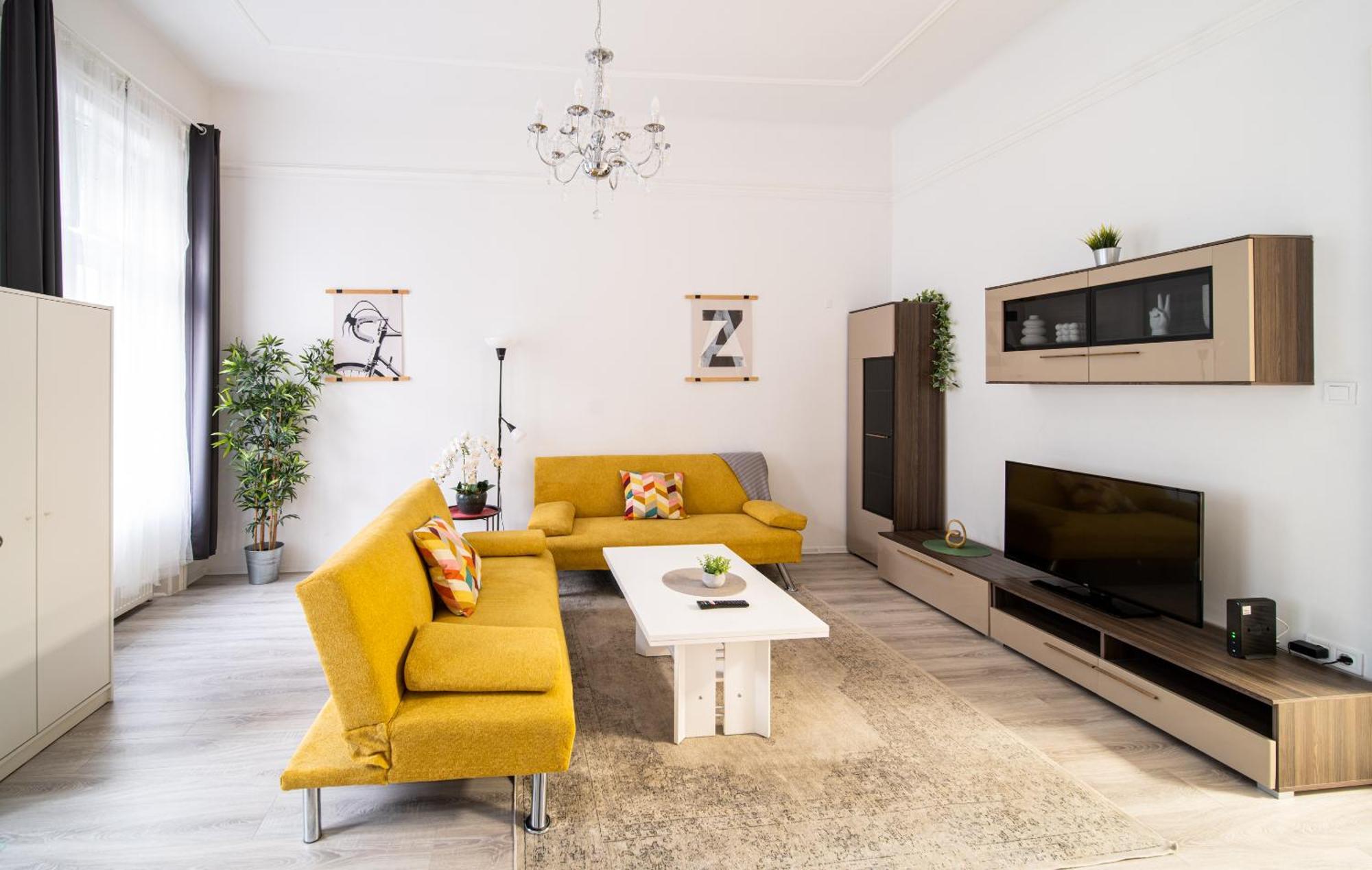 Perfect Location,Newly Decorated Modern, Large Place 60 M2, Really Quiet So You Can Have A Good Night Sleep, Ac, Netflix, Smart Tv, High-Speed Internet, World Famous New York Cafe Only 10 Minutes Walk Budapešť Exteriér fotografie