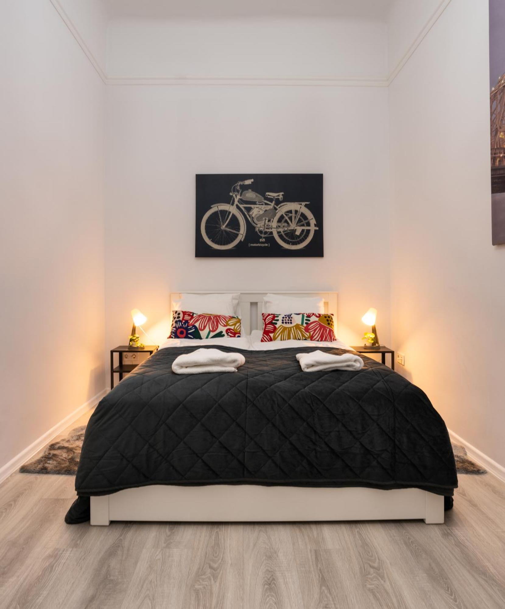 Perfect Location,Newly Decorated Modern, Large Place 60 M2, Really Quiet So You Can Have A Good Night Sleep, Ac, Netflix, Smart Tv, High-Speed Internet, World Famous New York Cafe Only 10 Minutes Walk Budapešť Exteriér fotografie