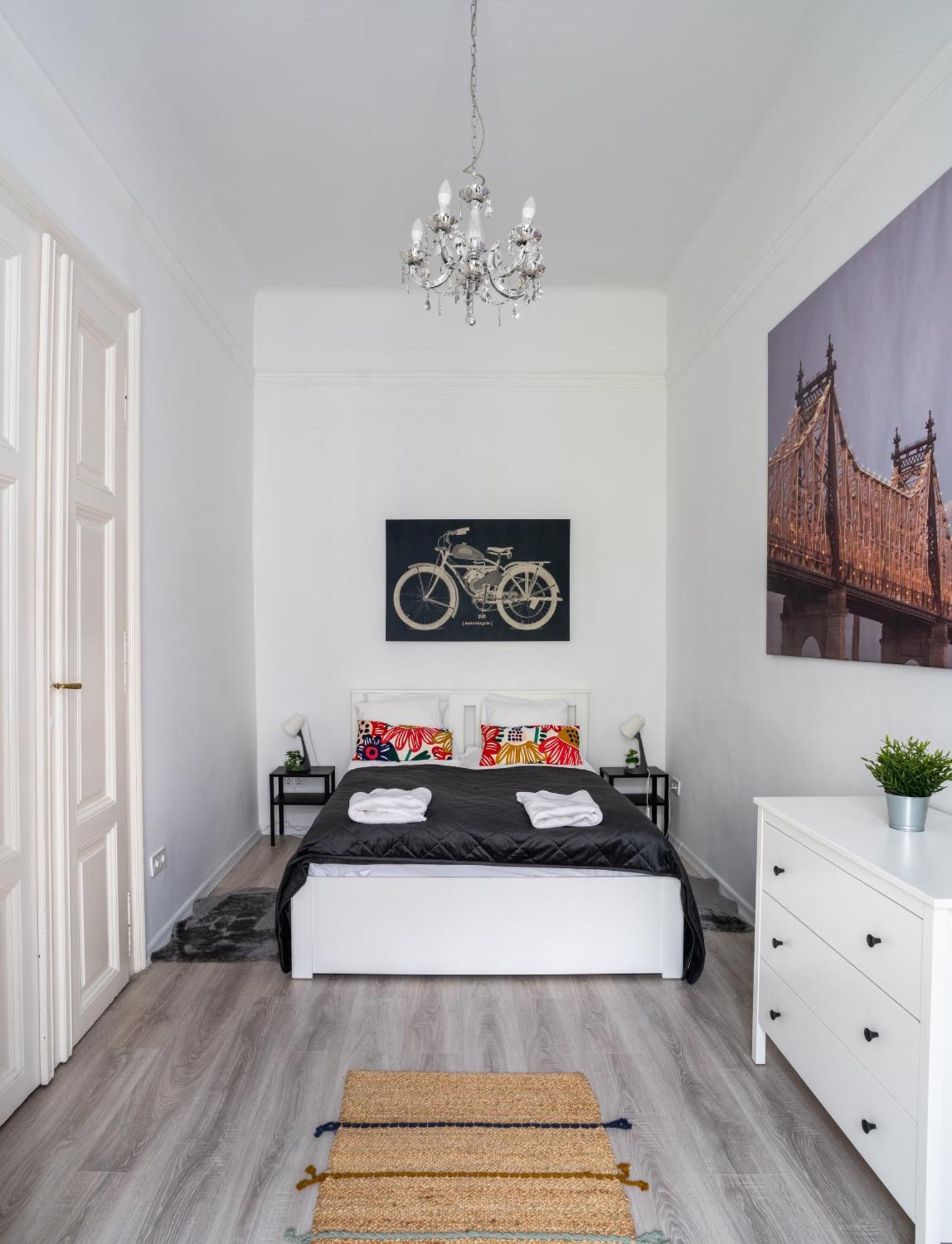 Perfect Location,Newly Decorated Modern, Large Place 60 M2, Really Quiet So You Can Have A Good Night Sleep, Ac, Netflix, Smart Tv, High-Speed Internet, World Famous New York Cafe Only 10 Minutes Walk Budapešť Exteriér fotografie